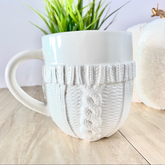 ❌ SOLD ❌ snowman white ceramic scarf mug hallmark - Picture 5 of 10